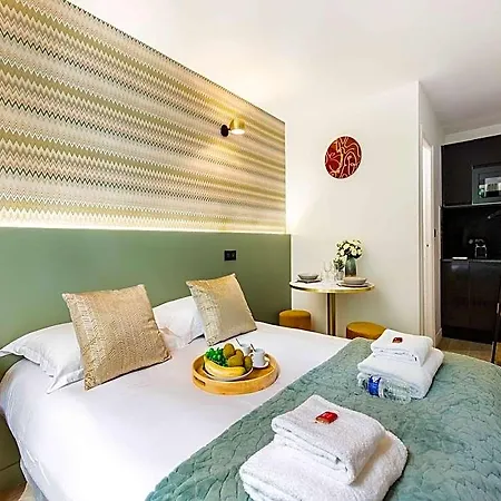 Hotel In For 2 People